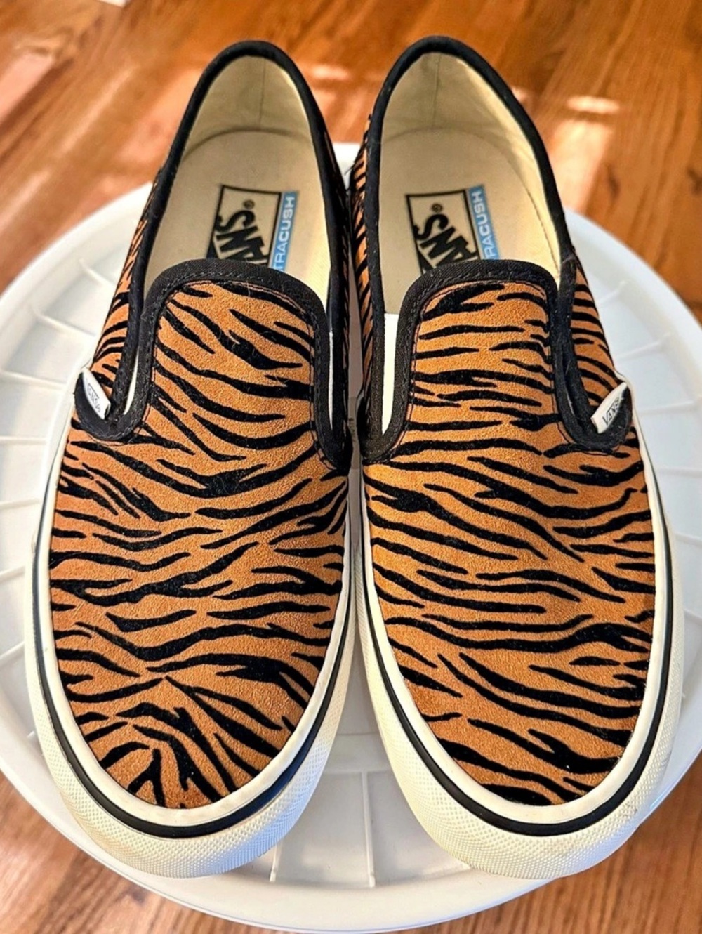 Vans Classic Slip-On Tiger Print Sneakers US 9.0